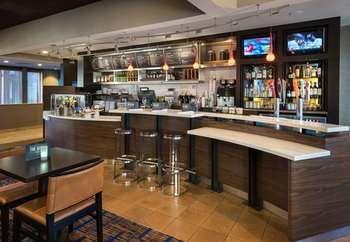 Courtyard By Marriott Hartford Windsor Airport Hotel Exterior photo