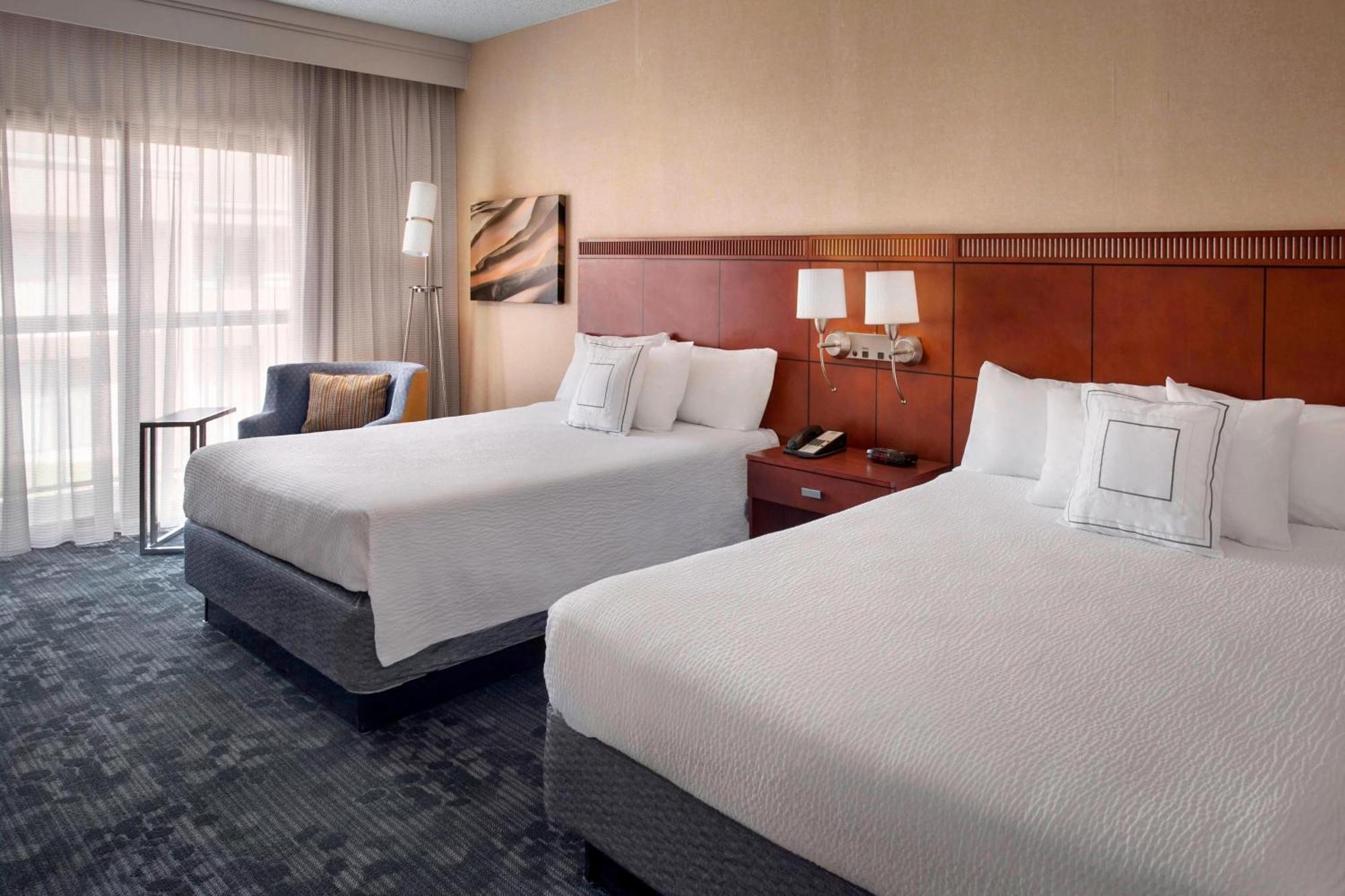 Courtyard By Marriott Hartford Windsor Airport Hotel Exterior photo