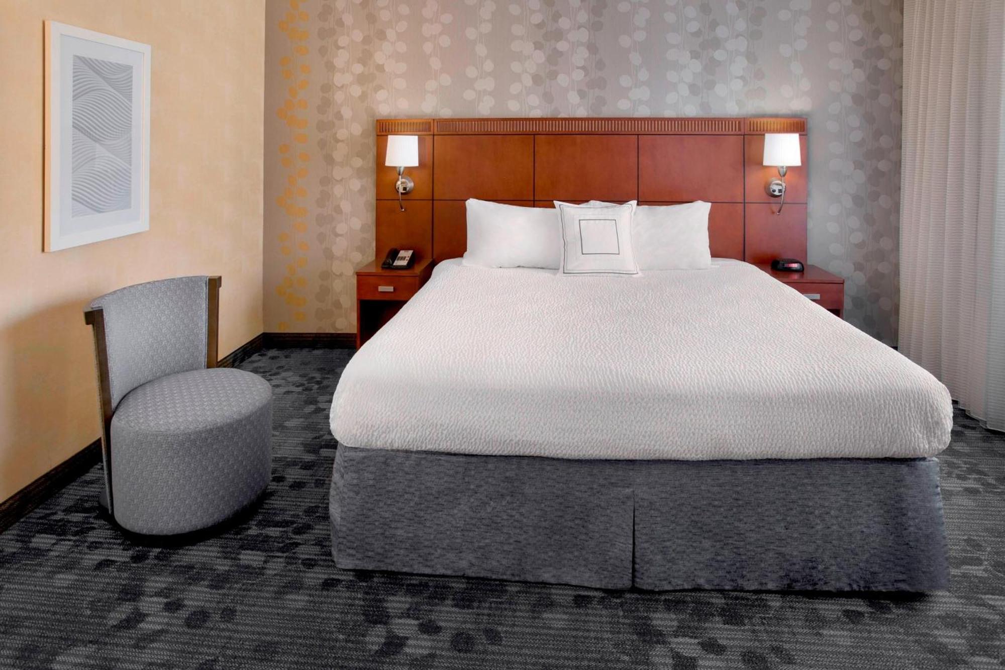 Courtyard By Marriott Hartford Windsor Airport Hotel Exterior photo